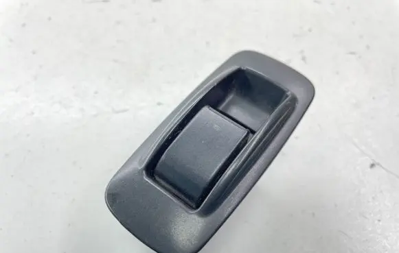 Toyota Corolla Verso AR10 Electric window control switch 848010F030 54035228