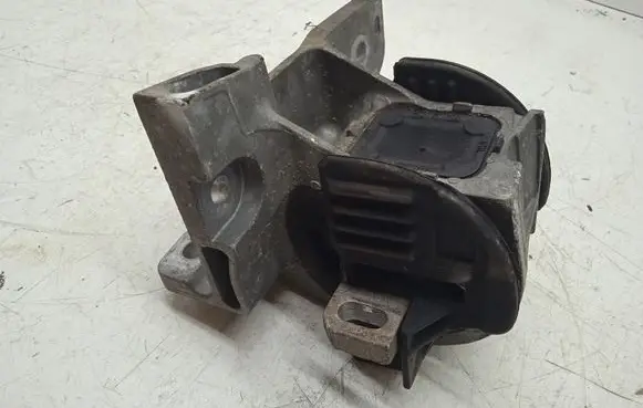 Peugeot 607 Engine mount bracket 326C72