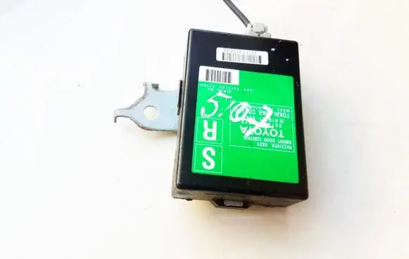 Toyota Avensis T270 Door control unit/module 8974005020 89740-05020