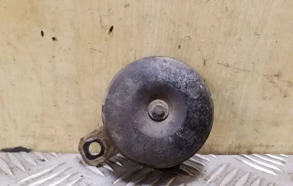 Toyota RAV 4 (XA20) Horn signal 8651042040 E13000030 E130030