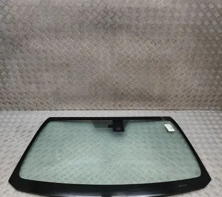 Mitsubishi L200 Front windscreen/windshield window MR306799 6102B434