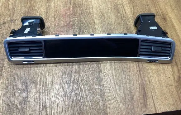 Volkswagen Touareg II Panel trim 7P2857189A 02032017 VKVW526RA