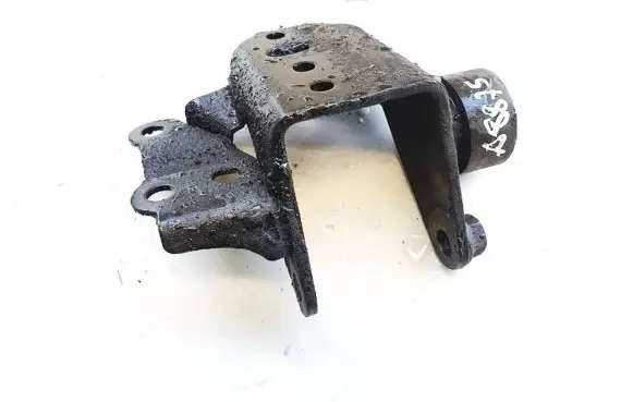 Toyota Corolla Verso AR10 Engine mounting bracket