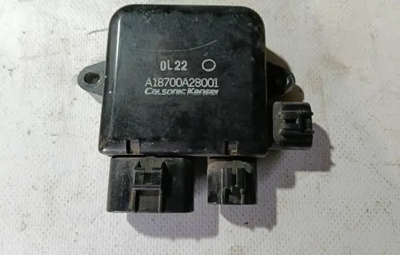 Infiniti G37 Coolant fan relay A18700A28001 0L22