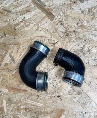 Volkswagen PASSAT B5.5 Intercooler hose/pipe