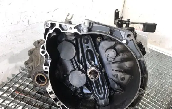 Mini One - Cooper Coupe R56 Manual 5 speed gearbox 7568721