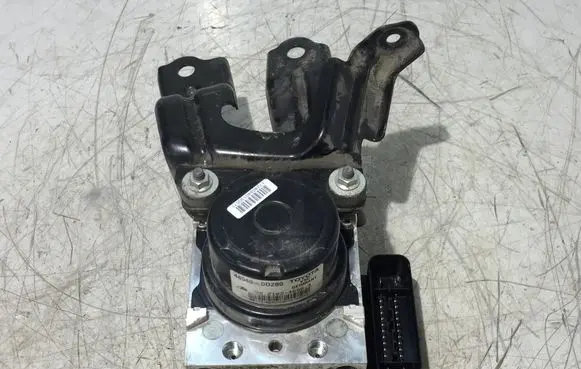 Toyota Yaris ABS Pump 445400D280 895410D480