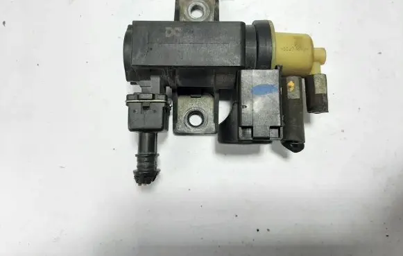 Renault Kadjar Turbo solenoid valve 8200790180