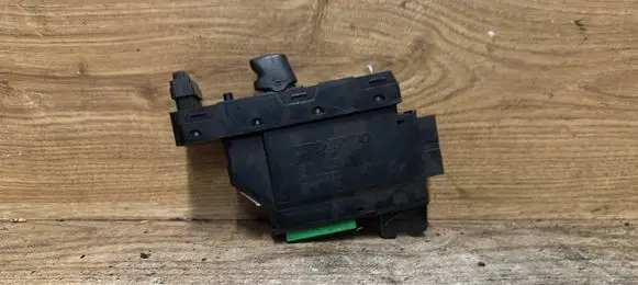 Volvo XC70 Electric window control switch 9401805