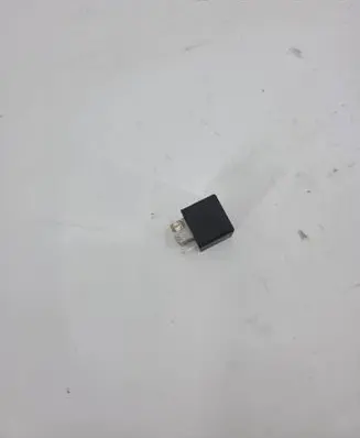 Mitsubishi Pajero Other relay MR301971
