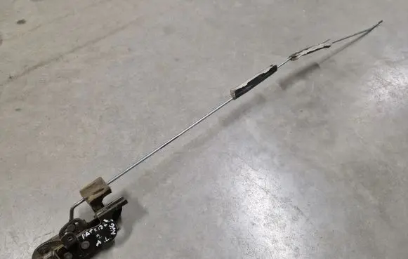 Nissan Patrol Y61 Loading door lock 
