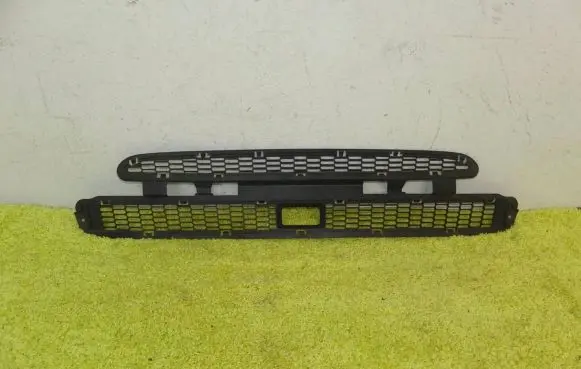 Tesla Model S Front bumper lower grill 1038211-00-a