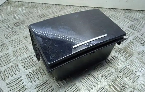 Mercedes-Benz CLS C219 Ashtray (front) A2186800950