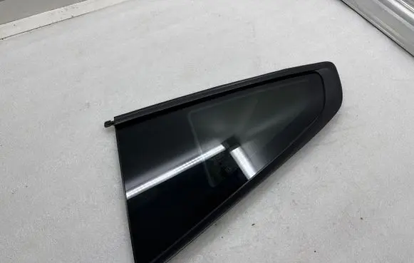 Ford Mustang VI Rear side window JR3B6329701AA 43R000262 512293AJ