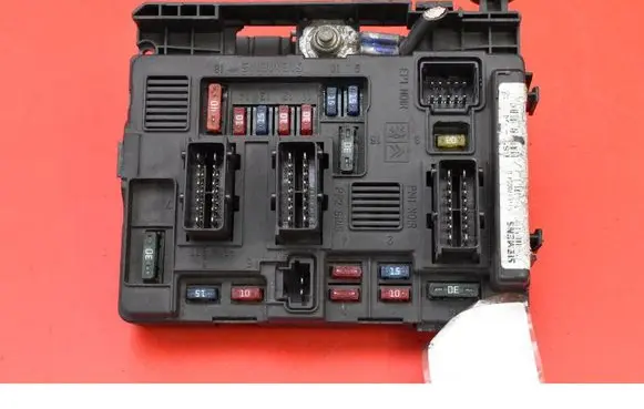 Citroen C5 Fuse box set 9643498780-00