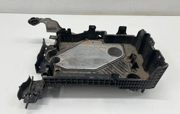 Renault Captur II Battery tray 1011233A01