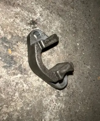 BMW 5 E39 Fuel Injector clamp holder 13537787215
