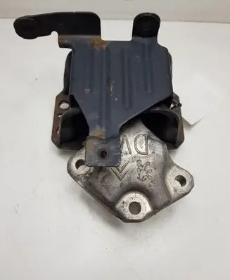 Citroen Berlingo Engine mount bracket 196820267801 813046880065 880065