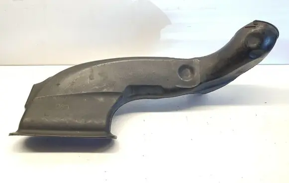 Opel Zafira B Air intake duct part 55351756 nr8941