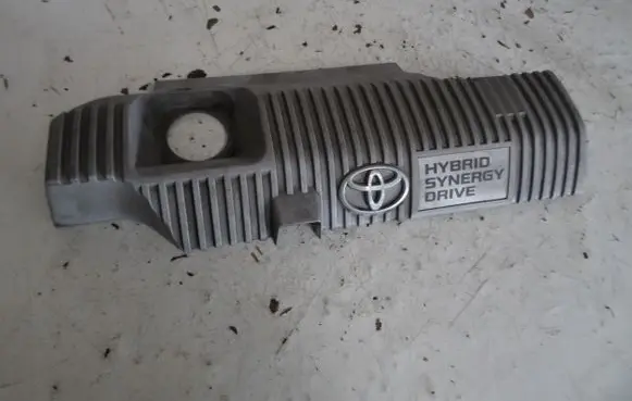 Toyota Prius (XW30) Engine cover (trim) 1121237090