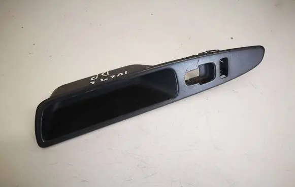 Volvo S40, V40 Front door window switch trim 