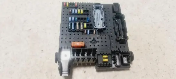 Volvo V70 Fuse module 30786646 07W055 28080156