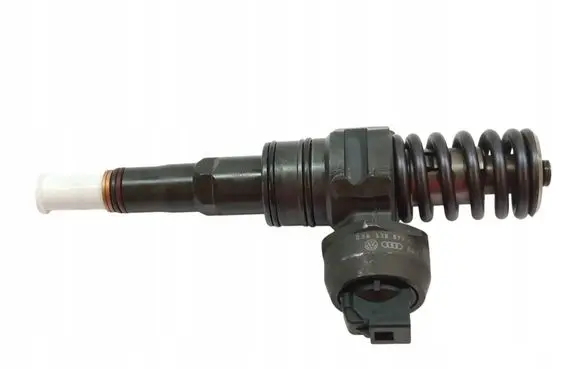 Volkswagen Golf V Fuel injector 038130073AG