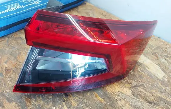 Skoda Karoq Rear/tail lights 57A945208