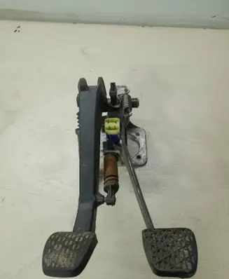 Mercedes-Benz ML W163 Clutch pedal 163290035