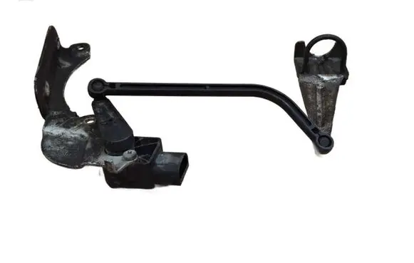 Mercedes-Benz C W204 Air suspension front height level sensor A0045428518 0892 260108