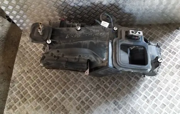 Chrysler Voyager Interior heater climate box assembly housing P05005113AF