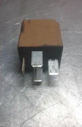 Opel Zafira A Other relay 90491314 4RD00779405