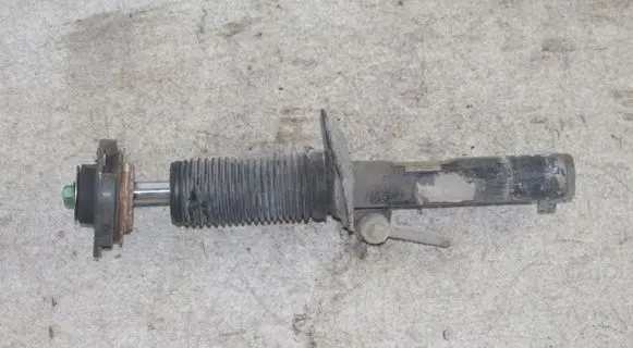 Volkswagen PASSAT B6 Front shock absorber/damper 3C0413031N
