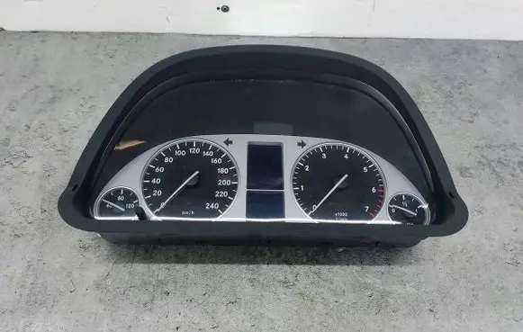 Mercedes-Benz B W245 Speedometer (instrument cluster) A1695408247