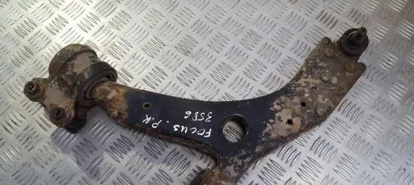 Ford Focus Front lower control arm/wishbone