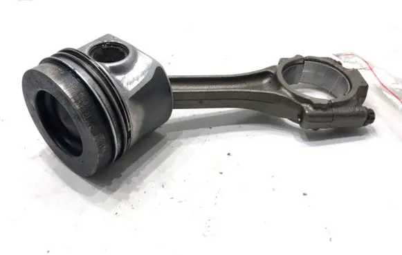 Volkswagen Polo V 6R Piston with connecting rod CFW