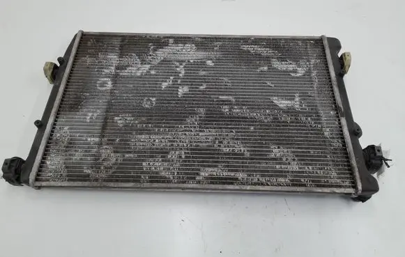 Volkswagen Fox Coolant radiator 6Q0121253R