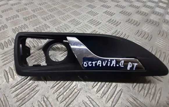 Skoda Octavia Mk2 (1Z) Rear door interior handle trim 1Z0839248