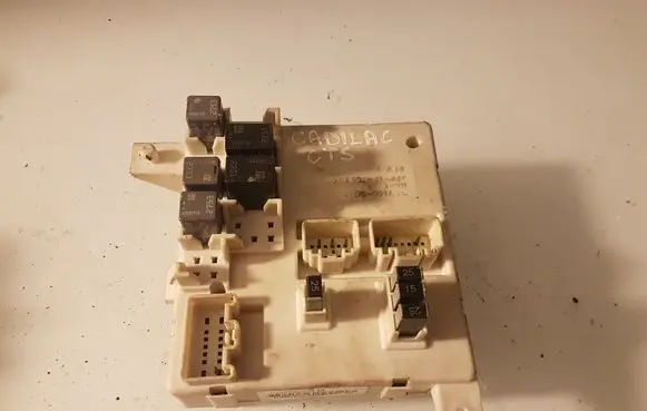 Cadillac CTS Fuse module 22782849