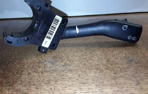 Volkswagen PASSAT B5 Wiper control stalk 4B0953503F CZK0301202012