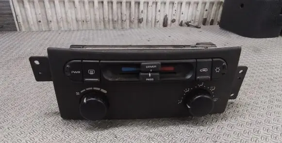 Chrysler Pacifica Climate control unit 05005460AB