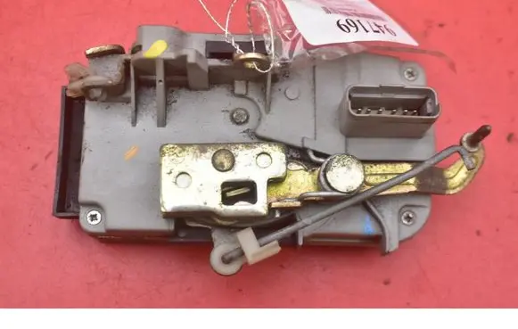 Peugeot 807 Front door lock