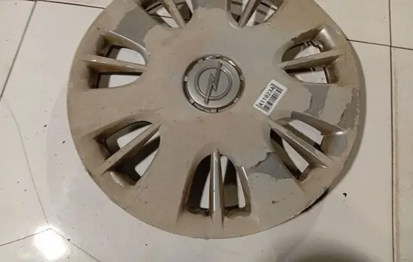 Opel Corsa D R15 wheel hub/cap/trim 13214814