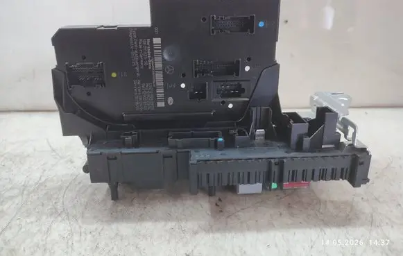 Mercedes-Benz E A207 SAM control unit 2129060905