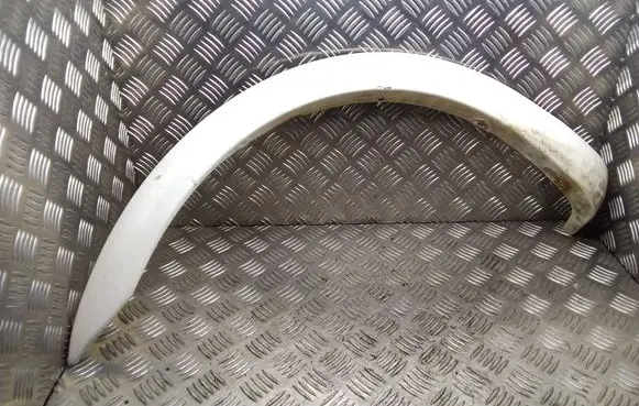 Front arch trim