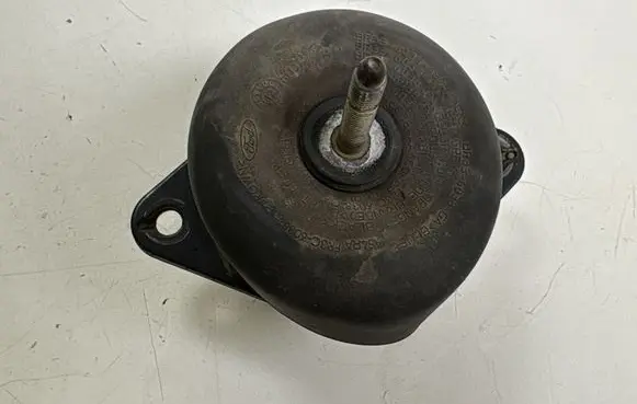 Ford Mustang V Engine mount bracket BR336038AB