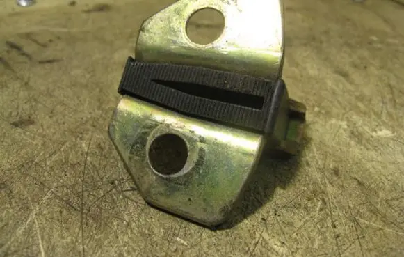 Volvo S40, V40 Front door lock loop/hook striker 