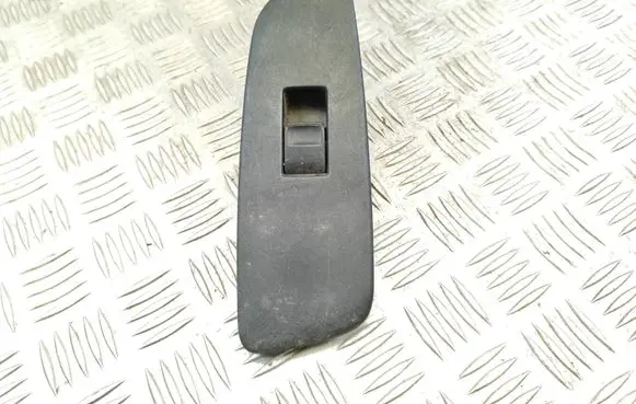 Toyota Auris 150 Electric window control switch 7423102530