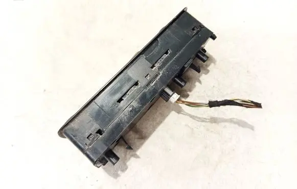 Mercedes-Benz A W169 Electric window control switch a1698206910 03728275