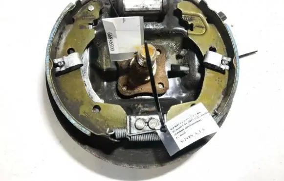 Renault Clio III Handbrake/parking brake pads 